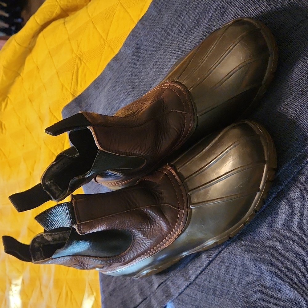 Mens Baffin duck boots, leather upper
